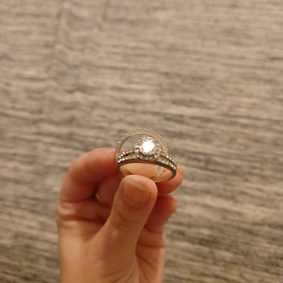 Engagement/wedding ring set - Simulated Diamond set in Sterling Silver - Picture 5 of 9